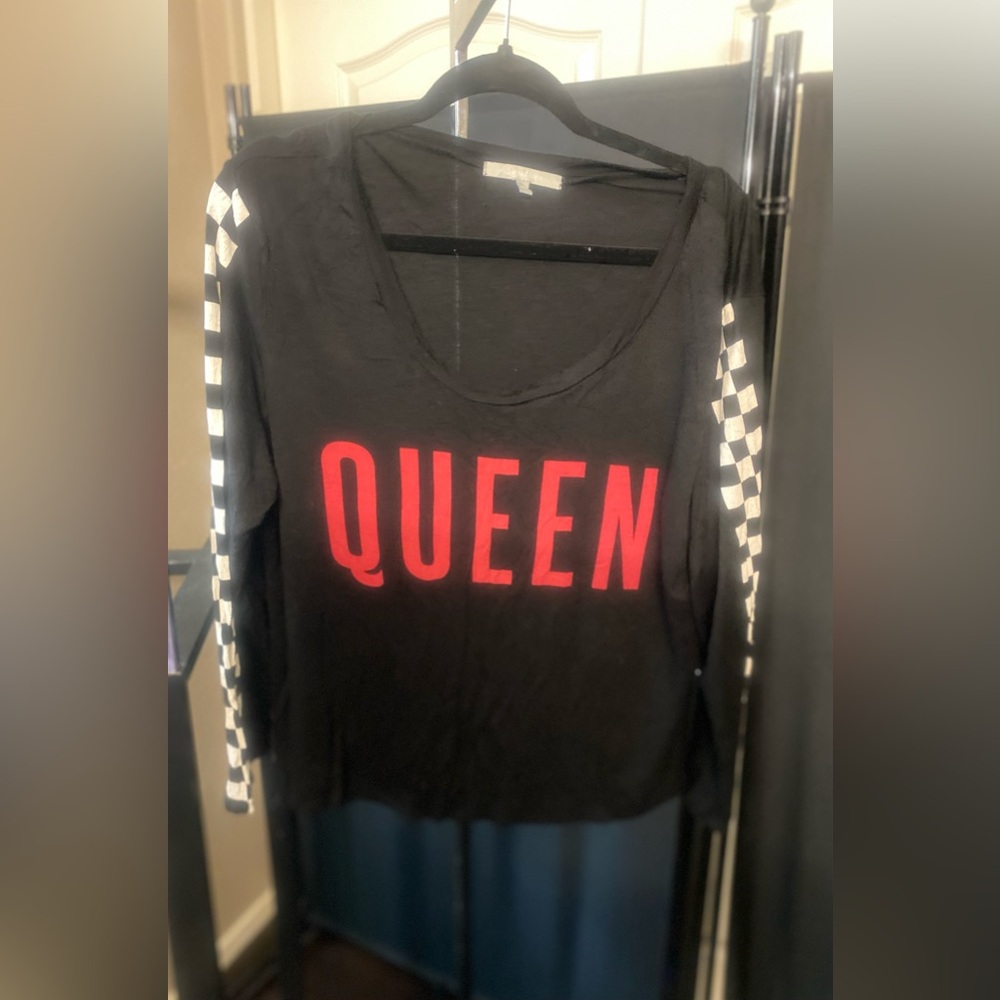 Long sleeve Queen shirt With checkered print on the sleeve